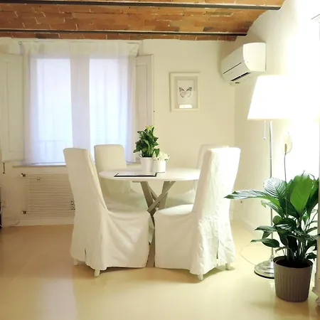Cozy & Charming Florentine Hideaway Apartamento Florença