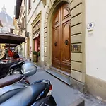 Cozy & Charming Florentine Hideaway * 피렌체