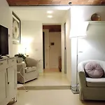 아파트 Cozy & Charming Florentine Hideaway *