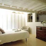 Cozy & Charming Florentine Hideaway 아파트 *