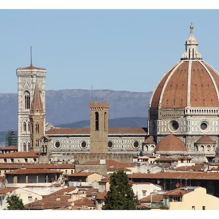 Cozy & Charming Florentine Hideaway * فلورنس