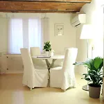 Cozy & Charming Florentine Hideaway Apartment Florenz