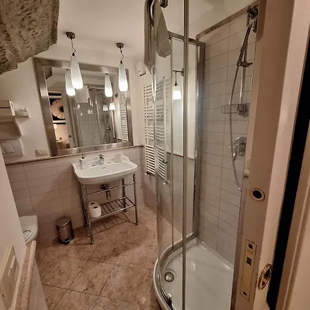 Cozy & Charming Florentine Hideaway Lejlighed