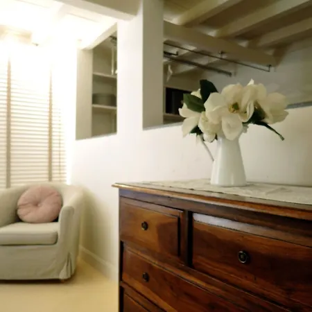 Cozy & Charming Florentine Hideaway Florenz