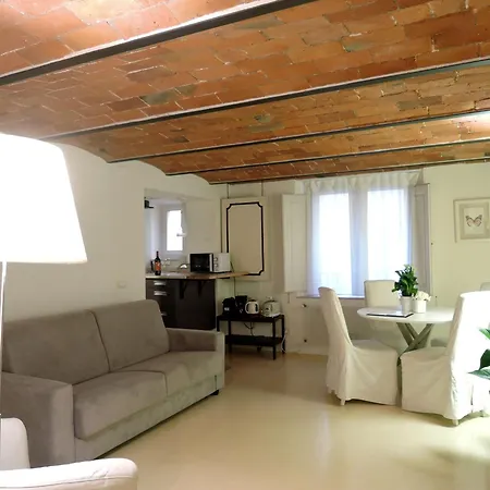 Apartment Cozy & Charming Florentine Hideaway